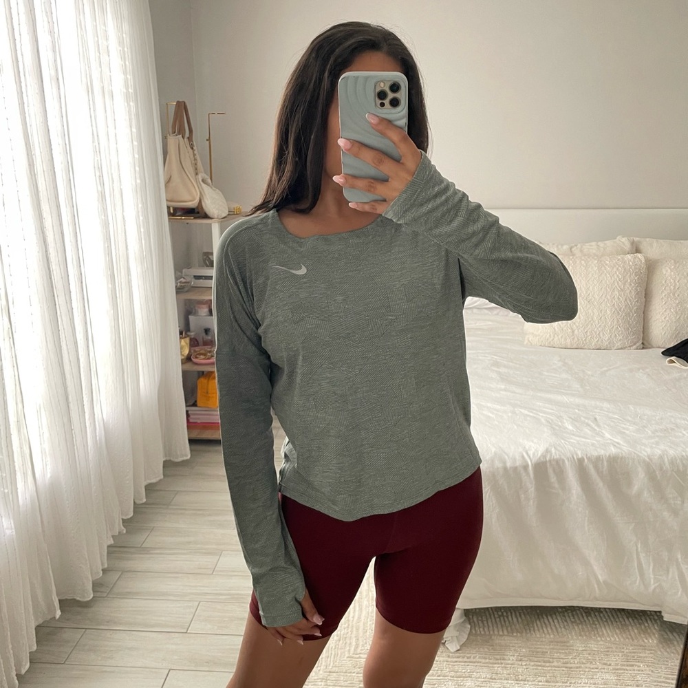 NIKE Dri-Fit Long Sleeve Top - Picture 3 of 4